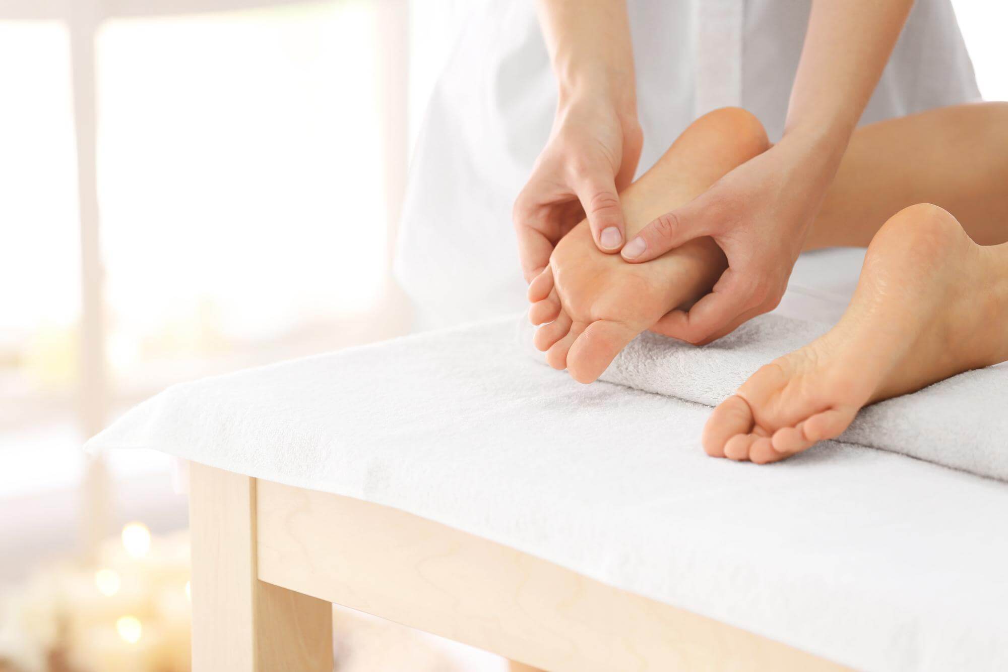 massagem pés femininos