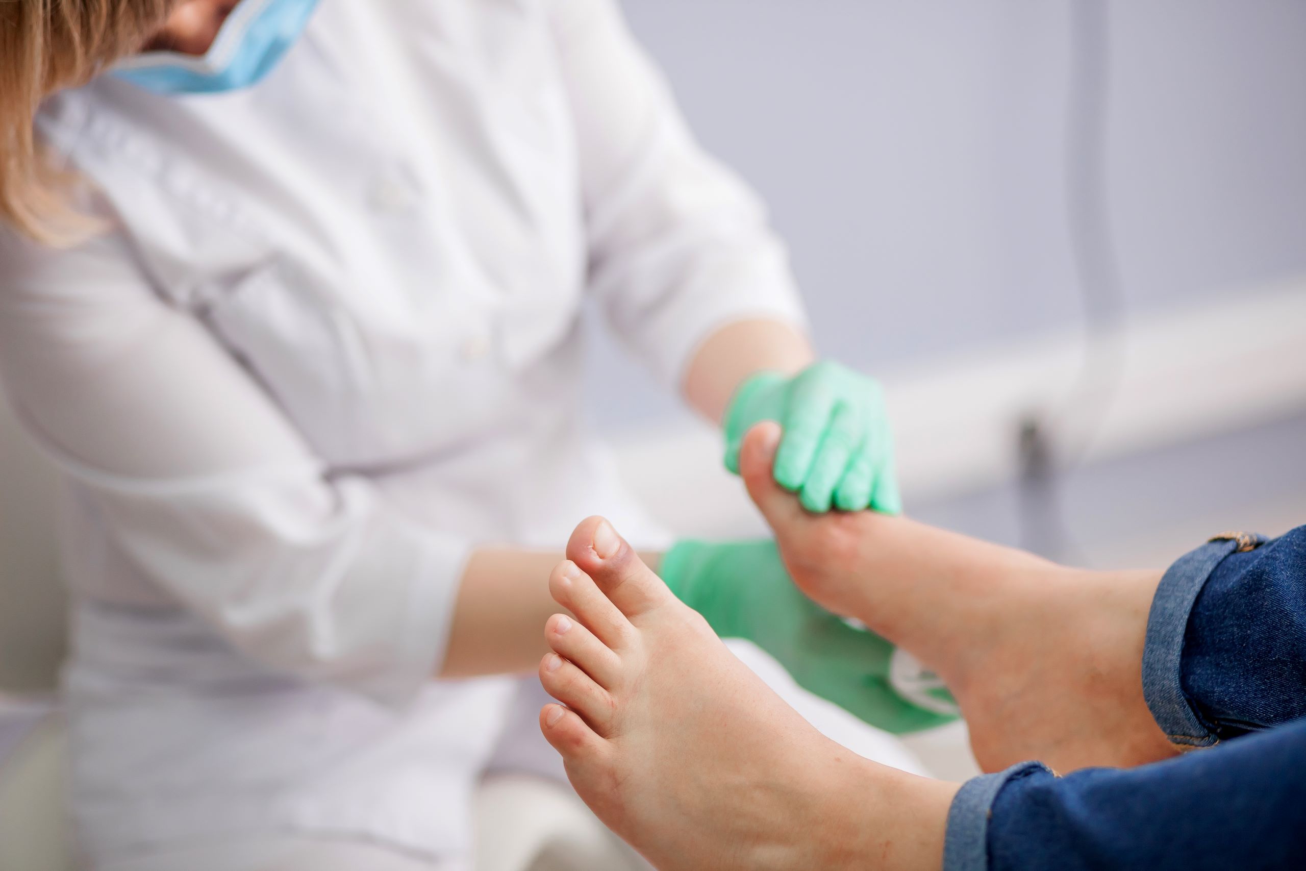Cuidados com o pé diabético: como prevenir complicações